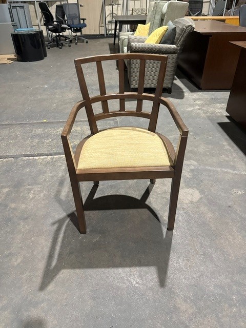 Knoll De Armas Guest Chairs